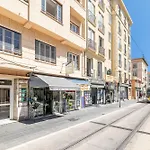 Large & Quiet 1 Bdr Downtown
