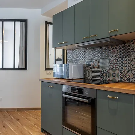 Large & Quiet 1 Bdr Downtown Apartman *