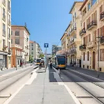 Large & Quiet 1 Bdr Downtown Διαμέρισμα *