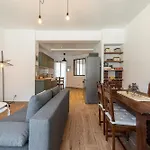 Large & Quiet 1 Bdr Downtown * Νίκαια