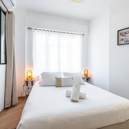 Large & Quiet 1 Bdr Downtown شقة