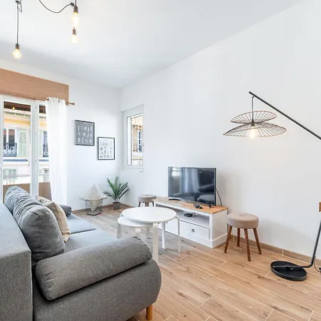 Large & Quiet 1 Bdr Downtown Nizza